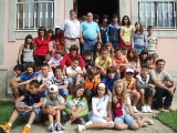 Os nenos acompaados polo Alcalde de Avintes e o Concelleiro de Turismo